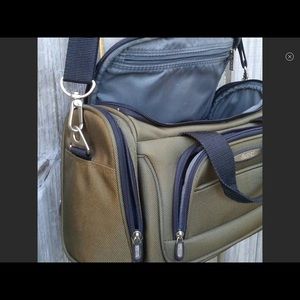 Kenneth Cole Reaction Bag